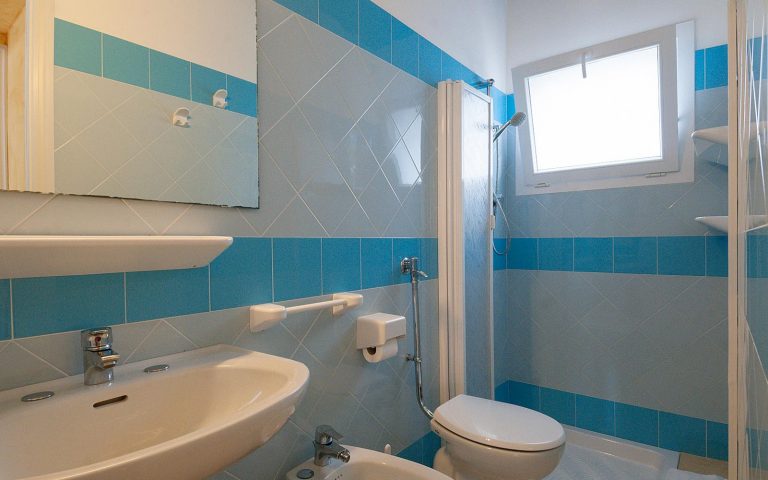 12-Bungalow-Badezimmer