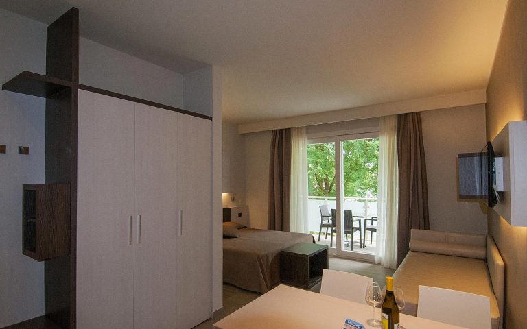 03-Double-room-with-kitchen