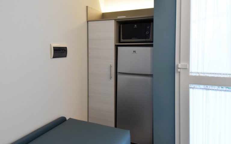 6-Bungalow-Sole_Park-Gallanti_frigo-micronde