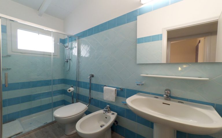 9-Bungalow-Sole_Park-Gallanti_bagno-Badezimmer