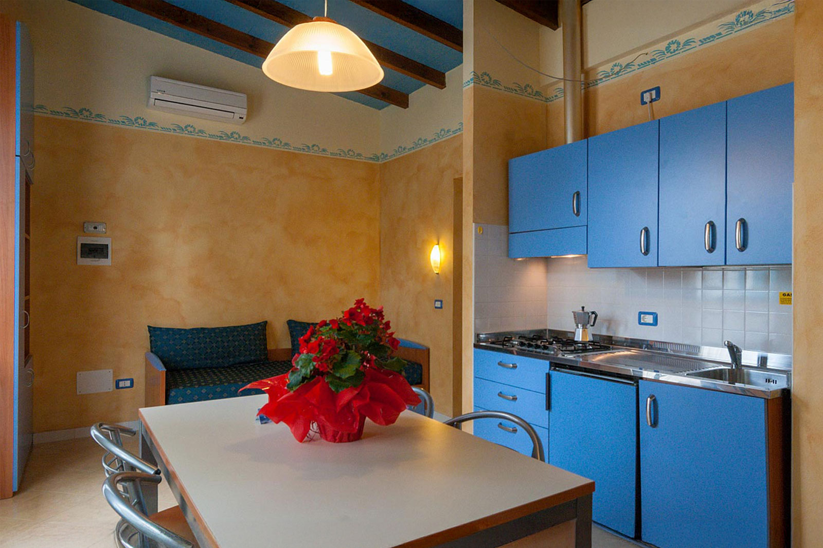 Zona-giorno-bungalow-mare-Comacchio-Park-Gallanti