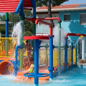 02-Schwimmbaeder-Feriendorf-Emilia-Romagna