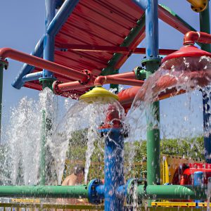 10-Feriendorf-mit-Kinderpool